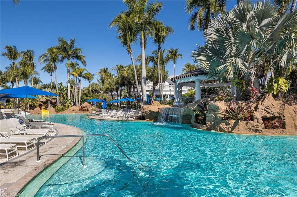 9074 Cascada Way 202, Naples, FL 34114-40