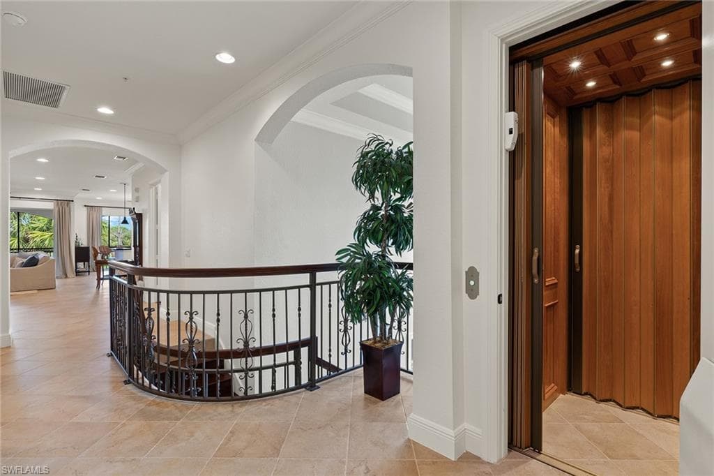 9074 Cascada Way 202, Naples, FL 34114-4
