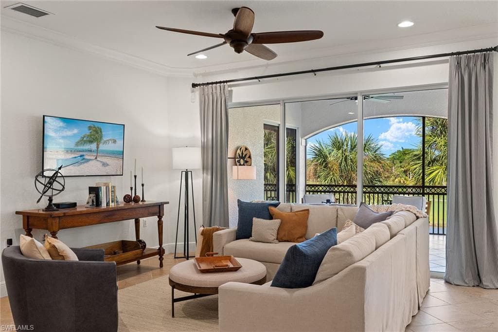 9074 Cascada Way 202, Naples, FL 34114-8