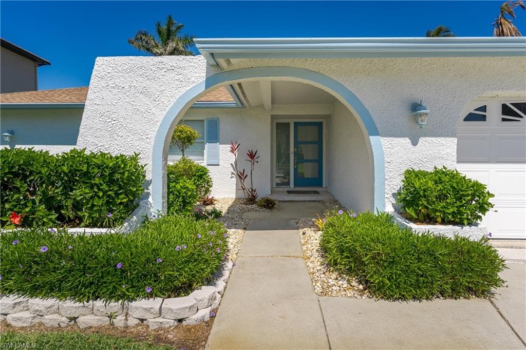 1064 Fieldstone Dr, Marco Island, FL 34145-42