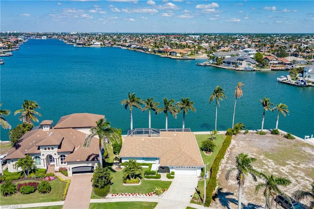 1064 Fieldstone Dr, Marco Island, FL 34145-4