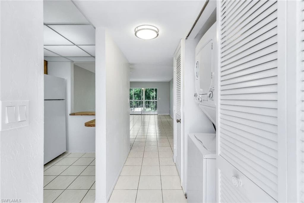 499 Forest Lakes Blvd 312, Naples, FL 34105-12