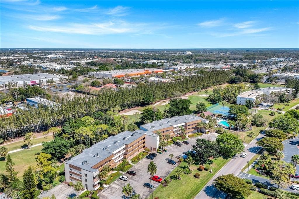 499 Forest Lakes Blvd 312, Naples, FL 34105-24