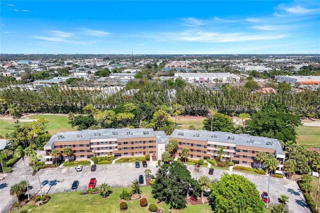 499 Forest Lakes Blvd 312, Naples, FL 34105-25