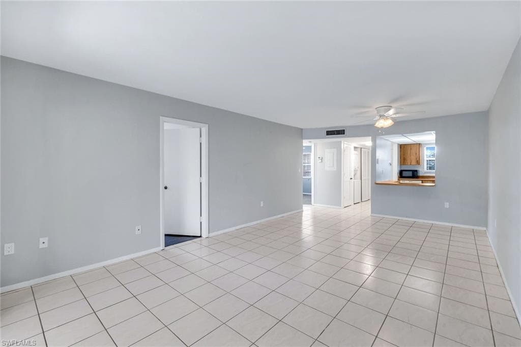499 Forest Lakes Blvd 312, Naples, FL 34105-2