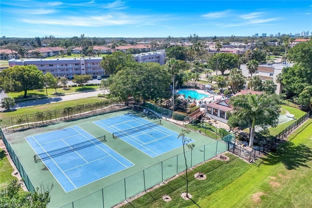 499 Forest Lakes Blvd 312, Naples, FL 34105-29