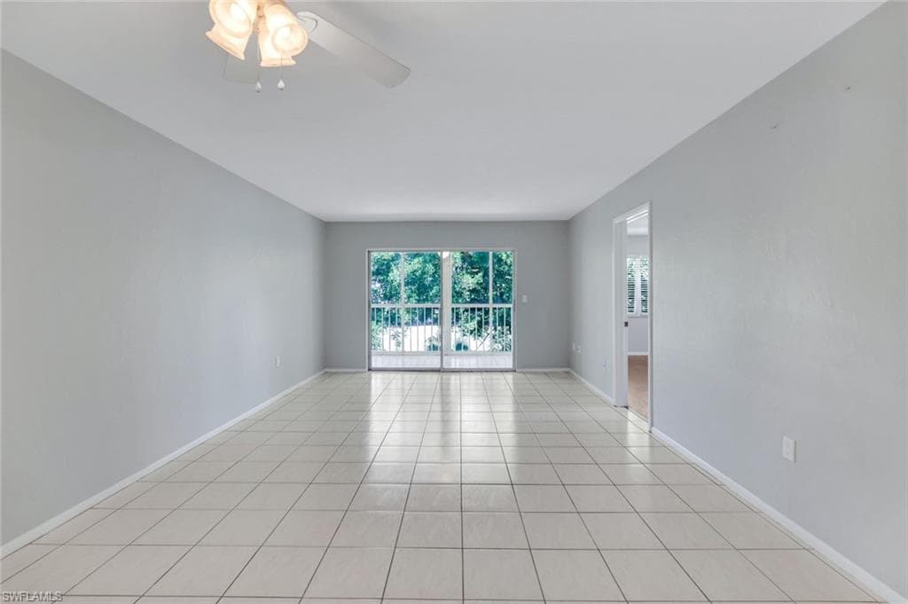 499 Forest Lakes Blvd 312, Naples, FL 34105-5