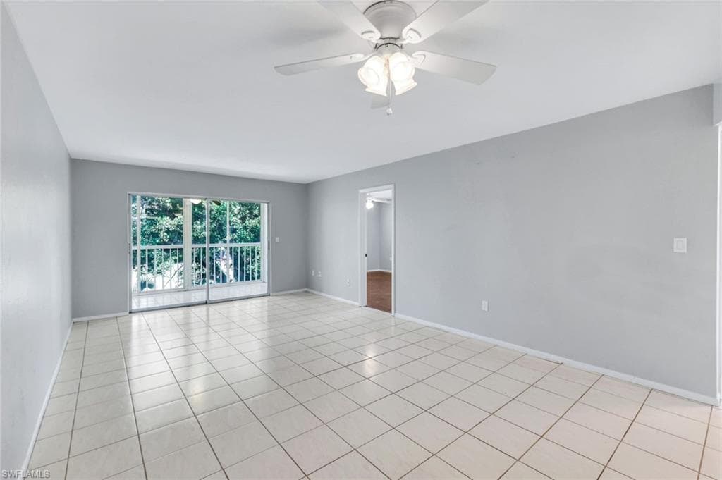 499 Forest Lakes Blvd 312, Naples, FL 34105-6