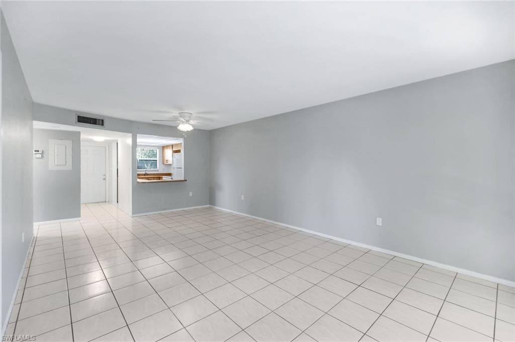499 Forest Lakes Blvd 312, Naples, FL 34105-7