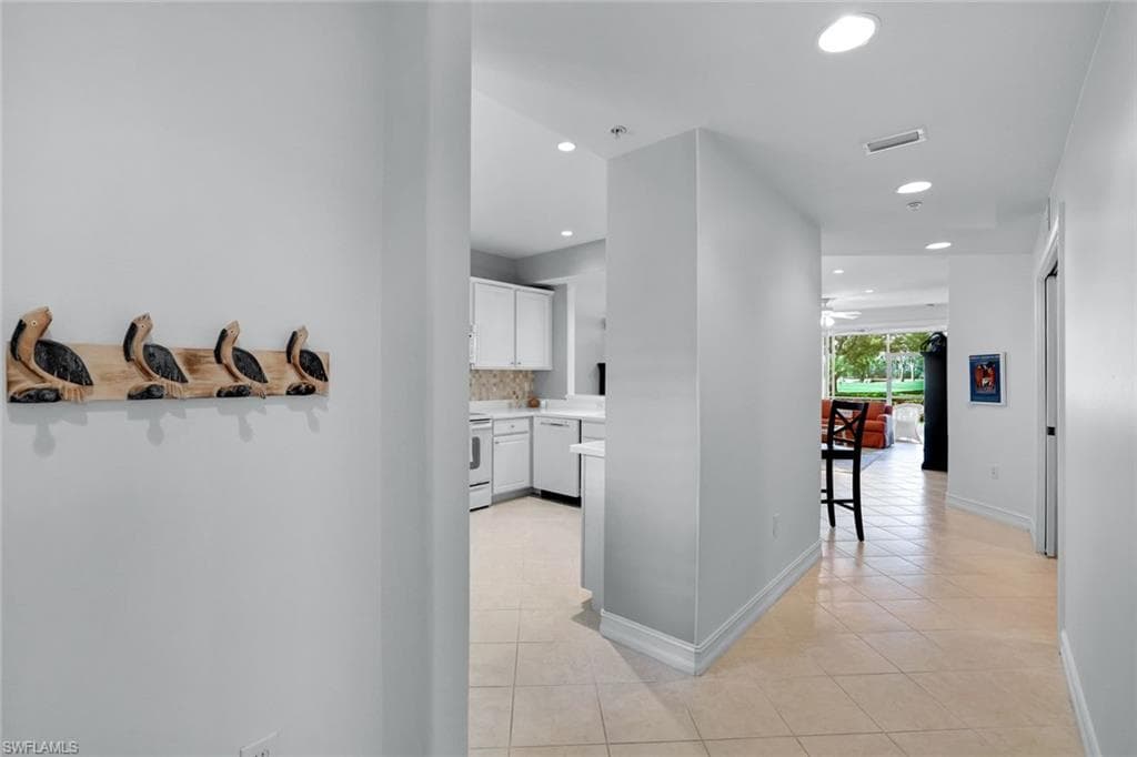 9113 Michael Cir 7, Naples, FL 34113-4