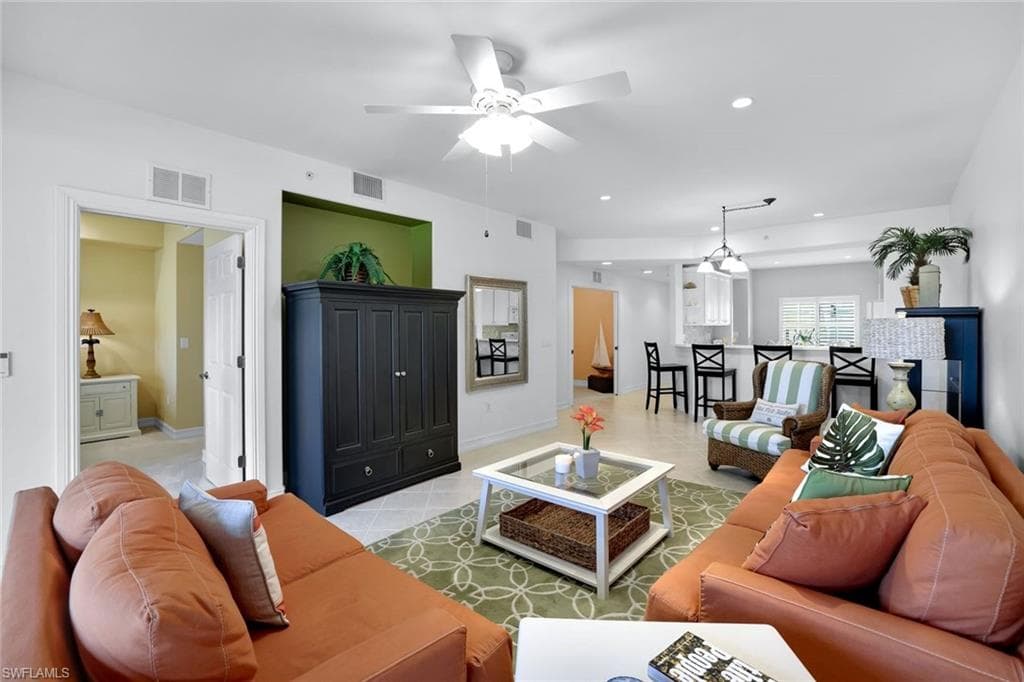 9113 Michael Cir 7, Naples, FL 34113-6