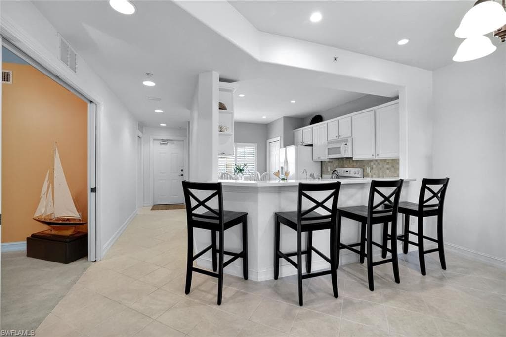 9113 Michael Cir 7, Naples, FL 34113-8
