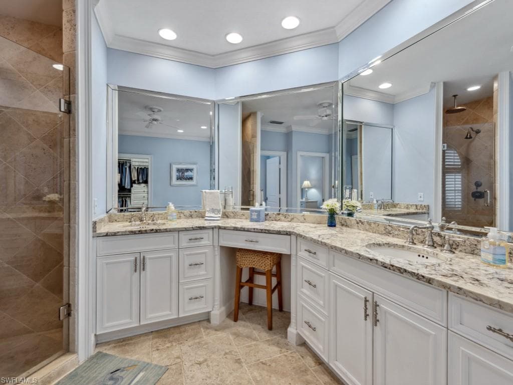 762 Lynnmore Ln E, Naples, FL 34108-16