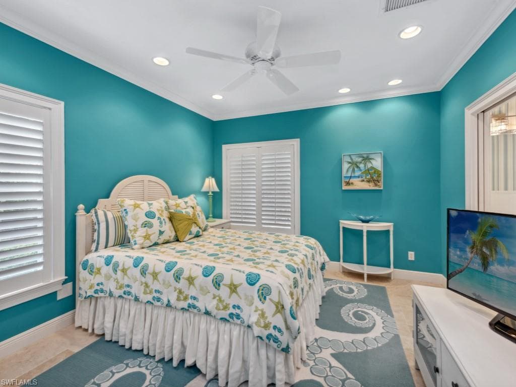 762 Lynnmore Ln E, Naples, FL 34108-18