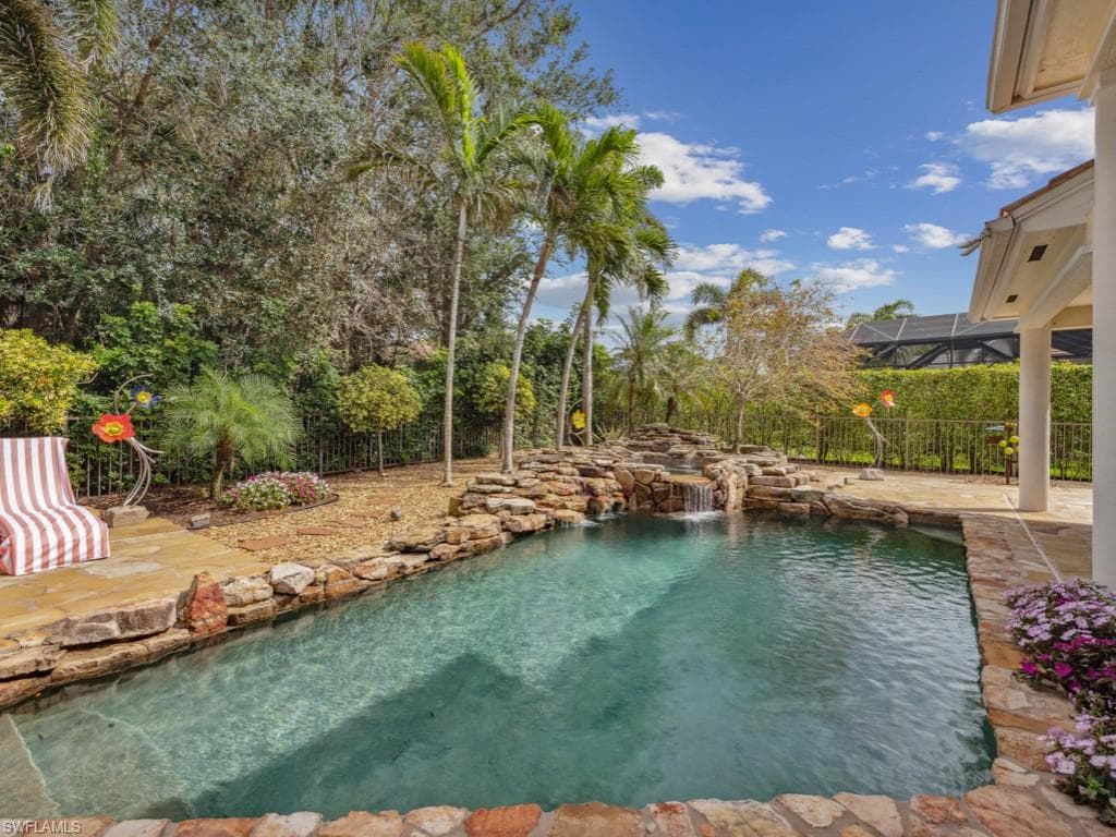 762 Lynnmore Ln E, Naples, FL 34108-31