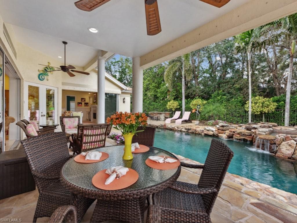 762 Lynnmore Ln E, Naples, FL 34108-32