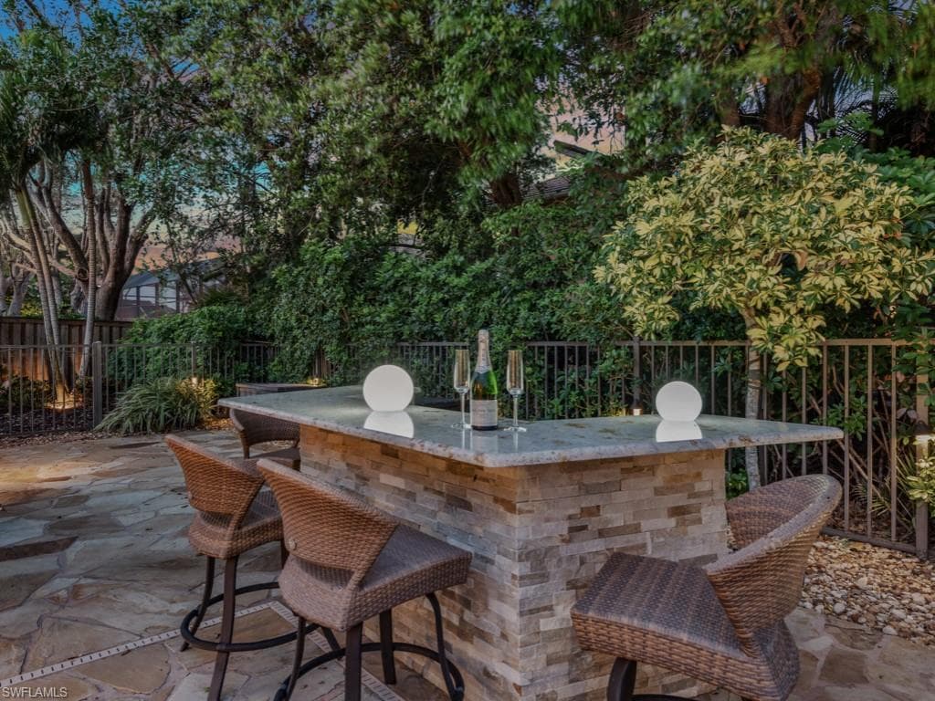 762 Lynnmore Ln E, Naples, FL 34108-38