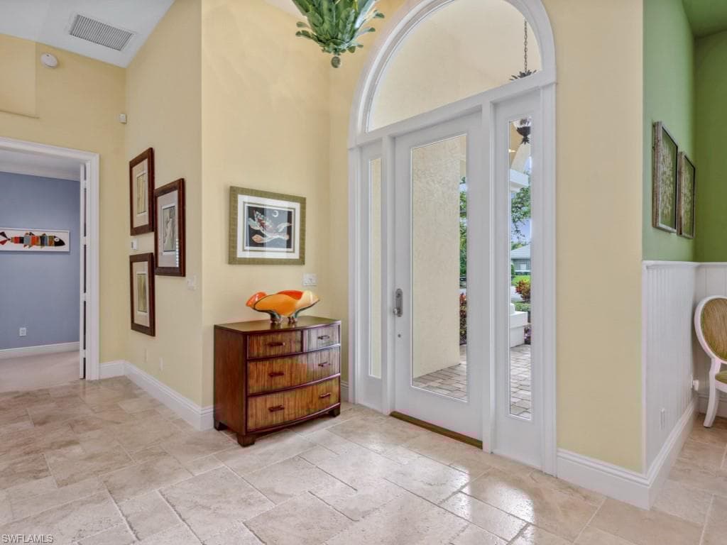 762 Lynnmore Ln E, Naples, FL 34108-7