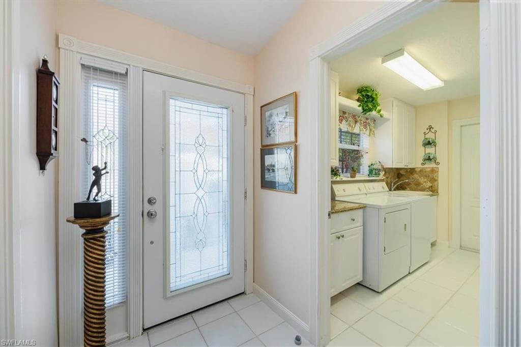 3142 Andorra Ct, Naples, FL 34109-8