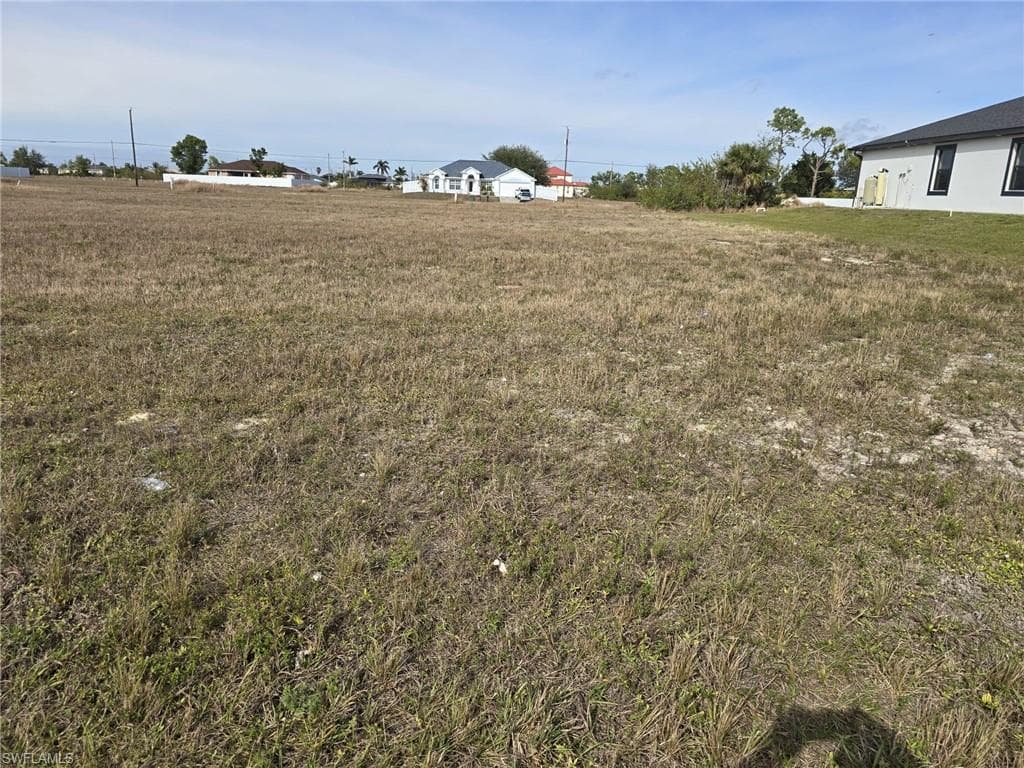 1731 Diplomat Pkwy W, Cape Coral, FL 33993-5