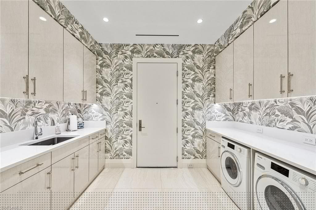 13665 Vanderbilt Dr Ph-1102, Naples, FL 34110-24