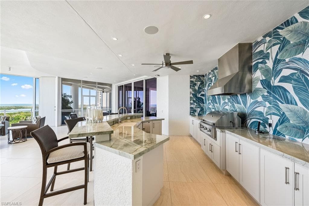 13665 Vanderbilt Dr Ph-1102, Naples, FL 34110-25