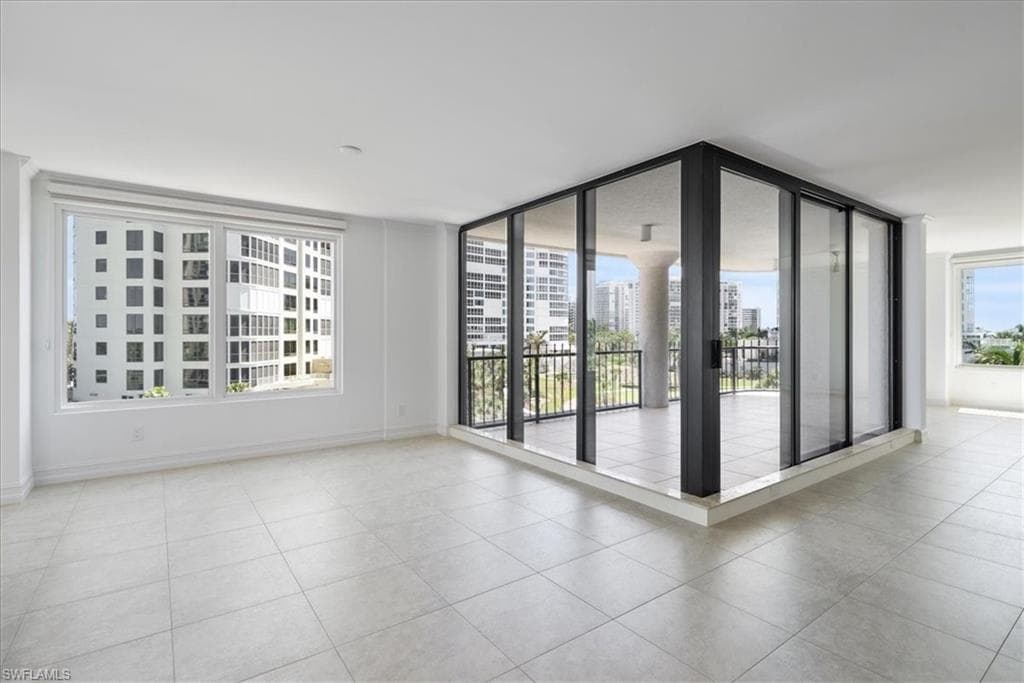 4251 Gulf Shore Blvd N 5b, Naples, FL 34103-23