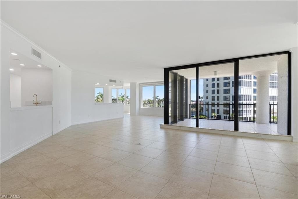4251 Gulf Shore Blvd N 5b, Naples, FL 34103-24
