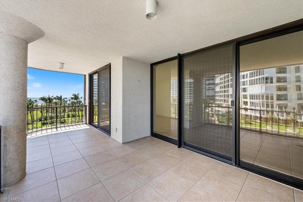 4251 Gulf Shore Blvd N 5b, Naples, FL 34103-25