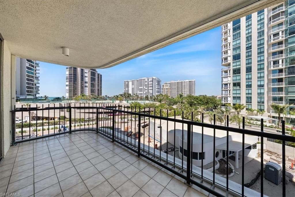 4251 Gulf Shore Blvd N 5b, Naples, FL 34103-26