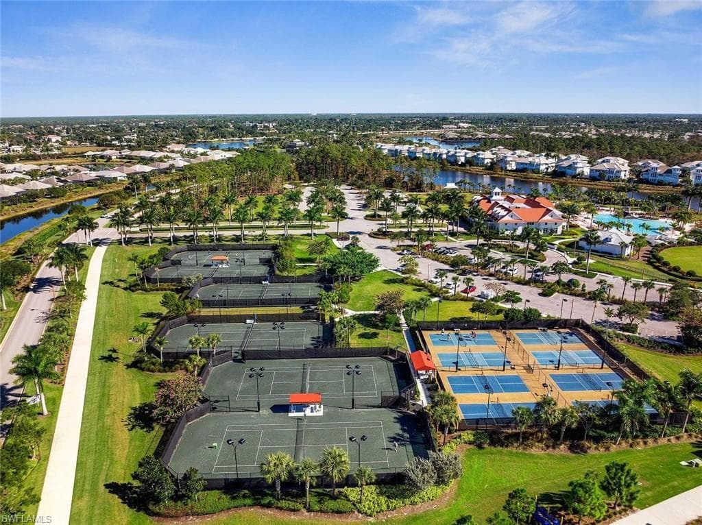 6424 Pembroke Way, Naples, FL 34113-32