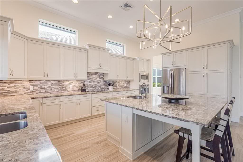 6424 Pembroke Way, Naples, FL 34113-7