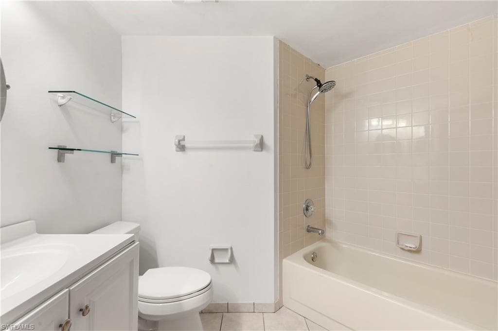 110 Bennington Dr 2, Naples, FL 34104-20