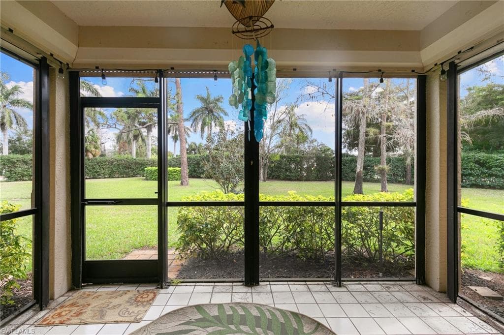 110 Bennington Dr 2, Naples, FL 34104-25