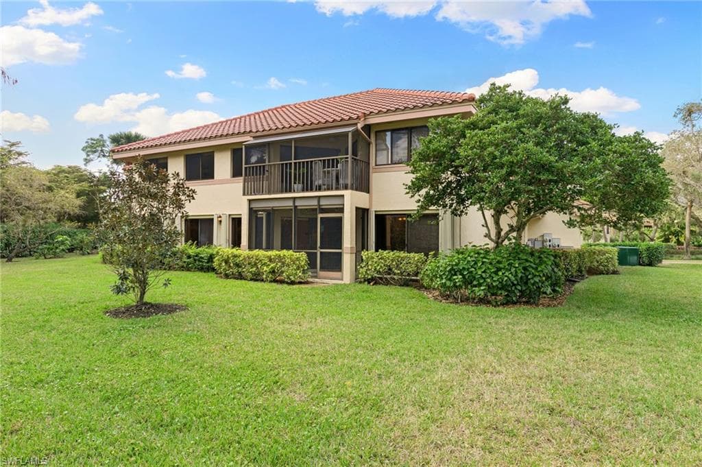 110 Bennington Dr 2, Naples, FL 34104-26