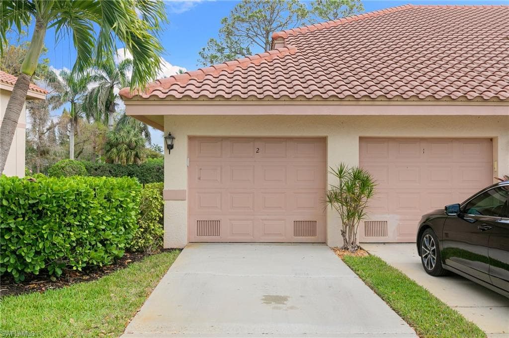 110 Bennington Dr 2, Naples, FL 34104-3