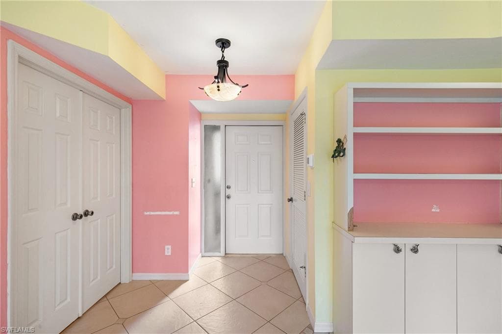 110 Bennington Dr 2, Naples, FL 34104-5