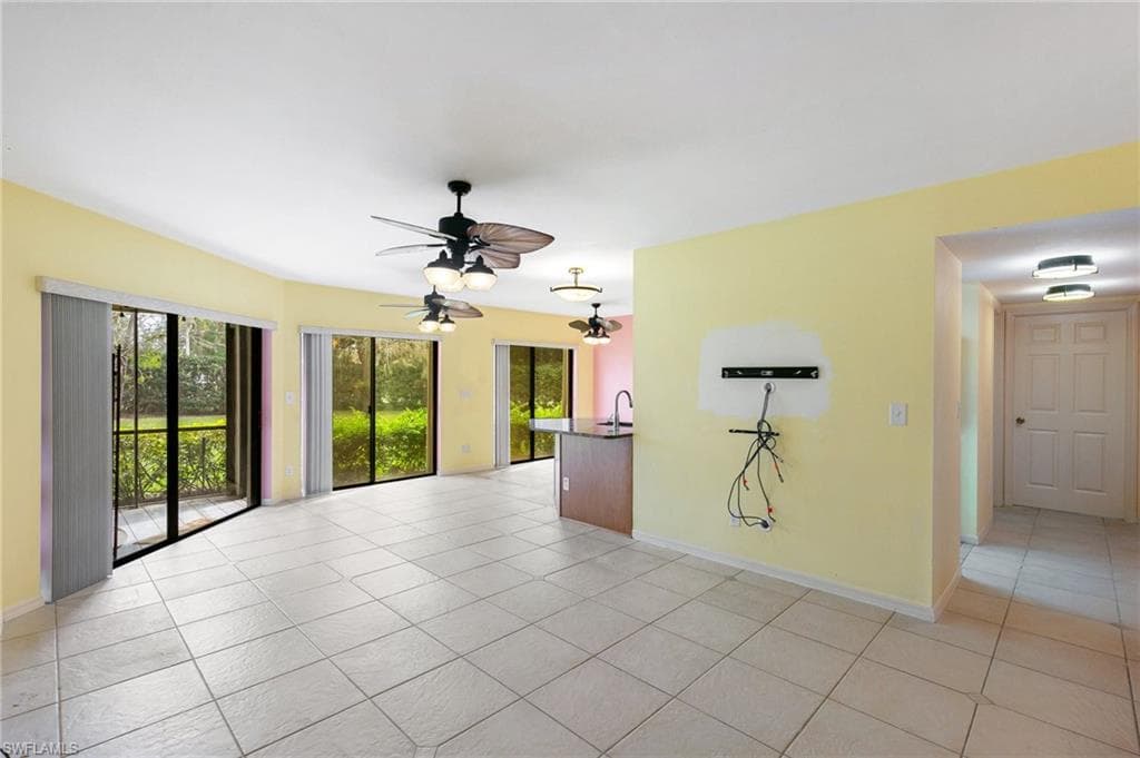 110 Bennington Dr 2, Naples, FL 34104-7