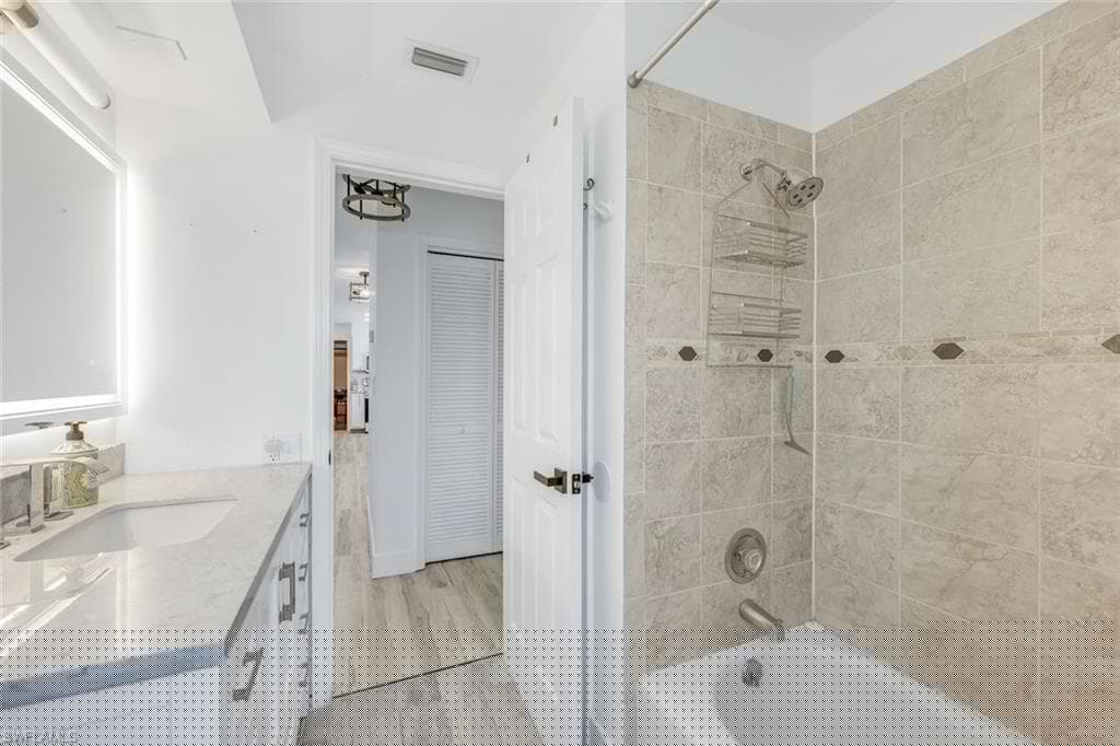 3114 18th Ave, Cape Coral, FL 33904-15