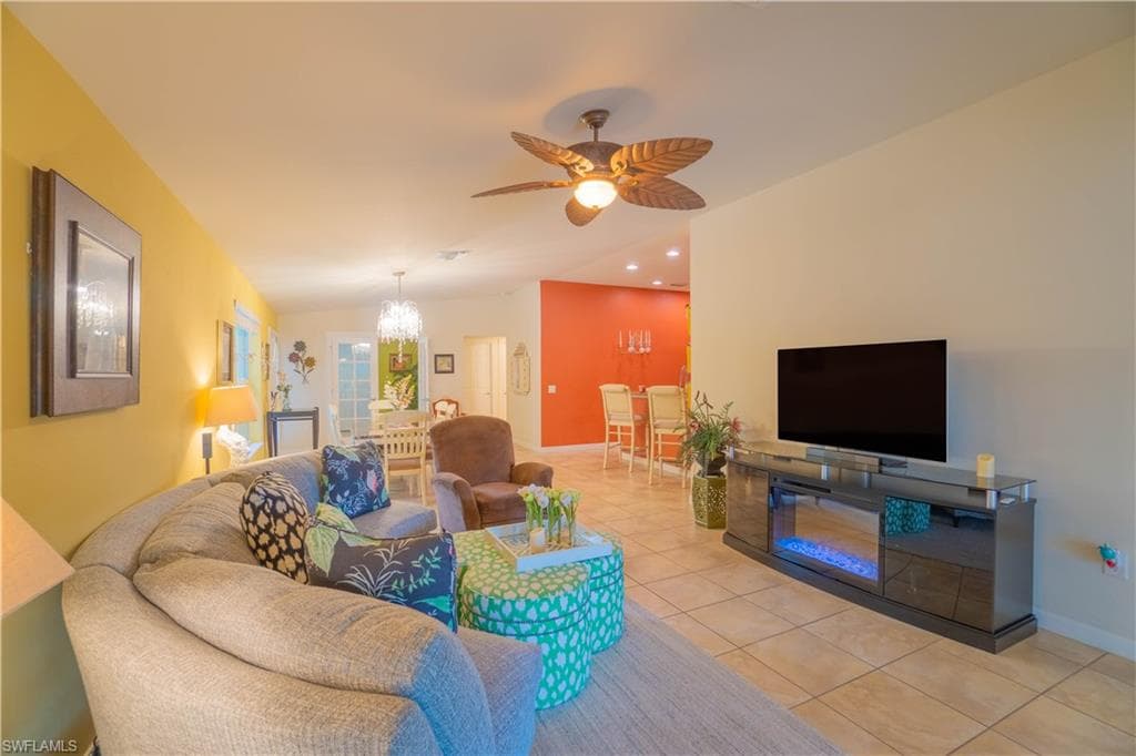 8696 Genova Ct, Naples, FL 34114-8