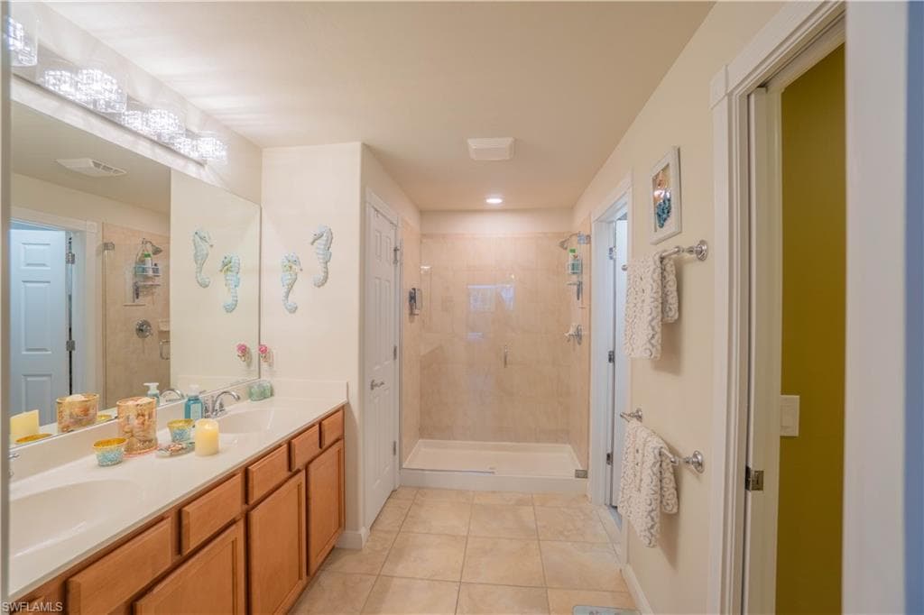 8696 Genova Ct, Naples, FL 34114-14