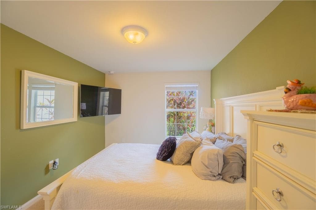 8696 Genova Ct, Naples, FL 34114-16
