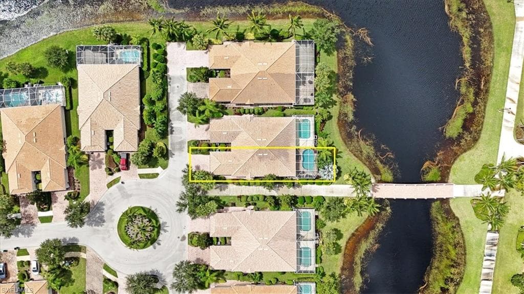8696 Genova Ct, Naples, FL 34114-2