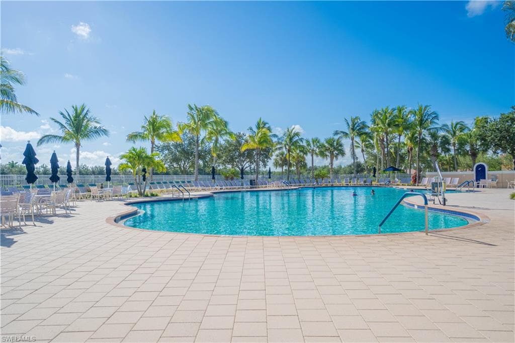 8696 Genova Ct, Naples, FL 34114-45