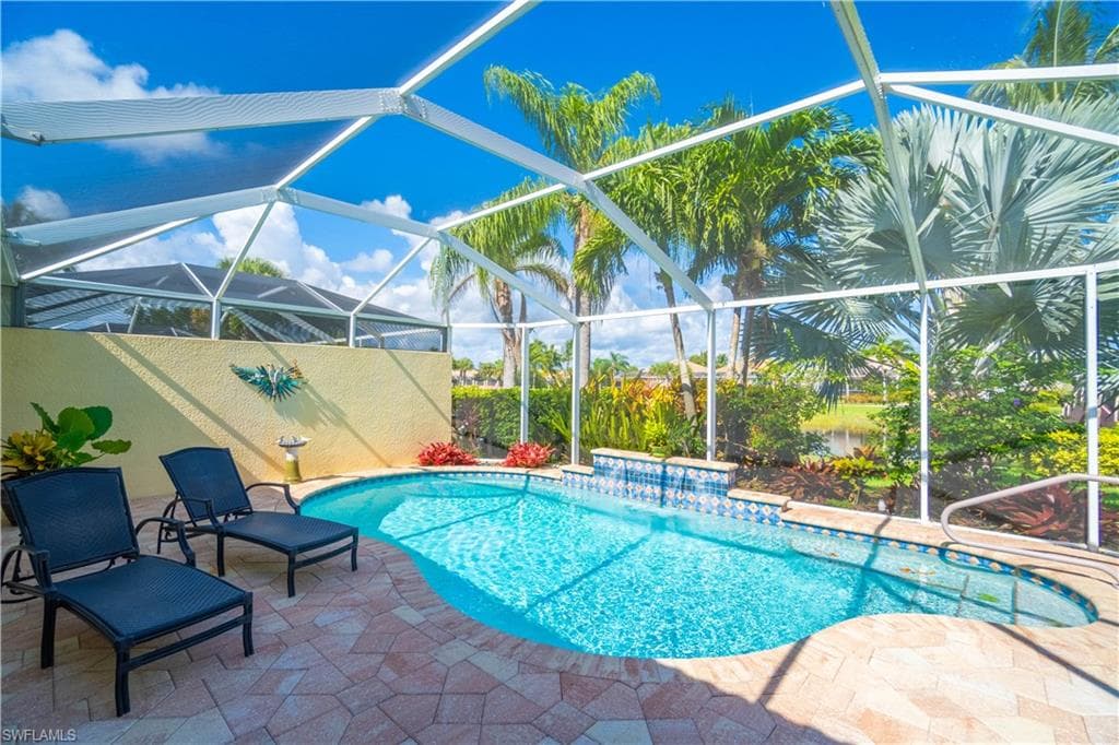 8696 Genova Ct, Naples, FL 34114-3