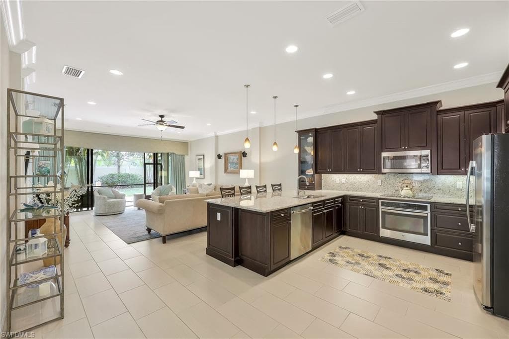13536 Mandarin Cir, Naples, FL 34109-8