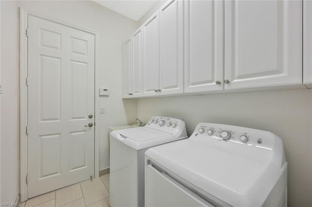 13536 Mandarin Cir, Naples, FL 34109-18