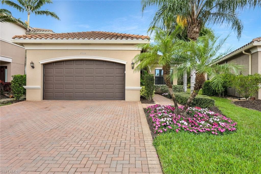 13536 Mandarin Cir, Naples, FL 34109-1