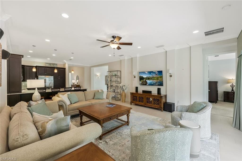 13536 Mandarin Cir, Naples, FL 34109-5