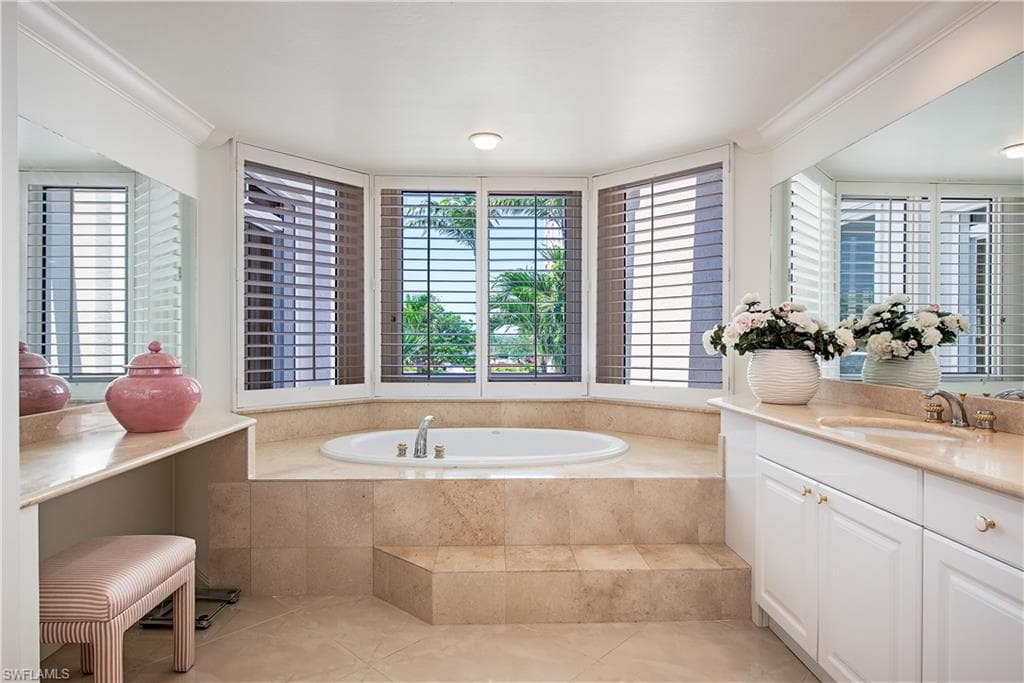7041 Pelican Bay Blvd V1, Naples, FL 34108-14